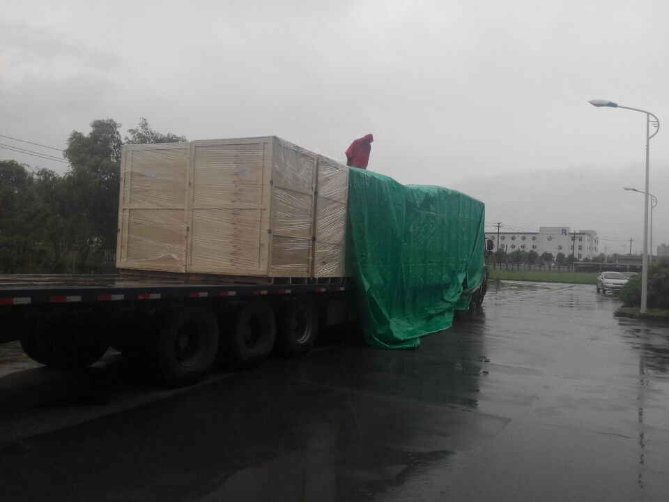 2017年6月北京創(chuàng)聯(lián)匯通電氣-雨中發(fā)貨現(xiàn)場，一直以顧客服務(wù)為較好